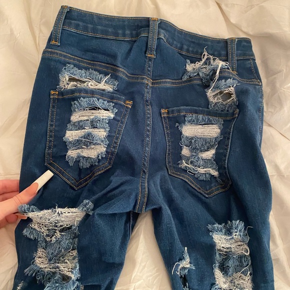 Fashion Nova Size 5 Super Ripped Jeans - Picture 8 of 11
